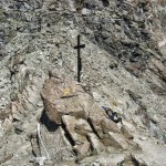 The wooden cross that marks the Colle di Valcournera